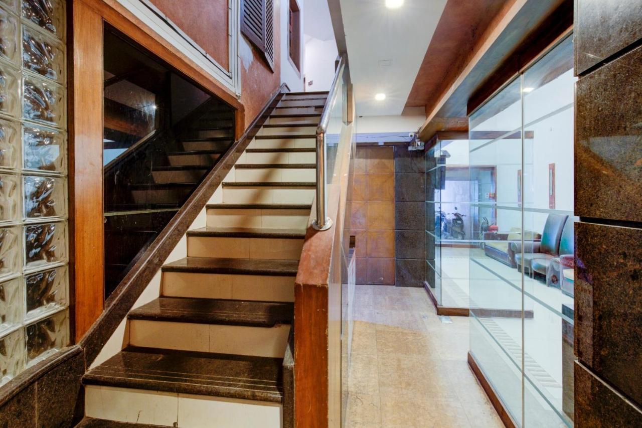 Capital O 77295 Hotel Bansidhar Bhuvan Βομβάη Εξωτερικό φωτογραφία